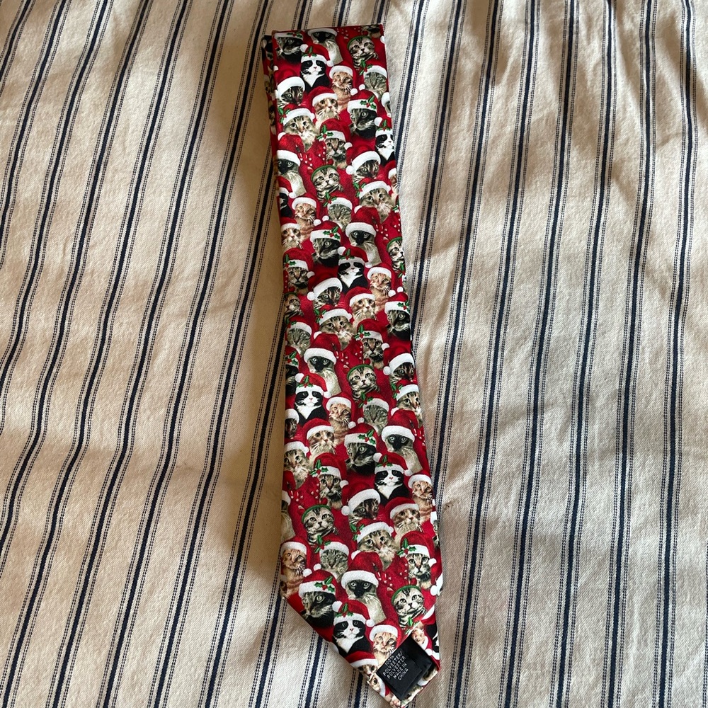Santa cats tie